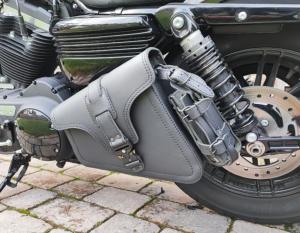 Sacoche latérale en Cuir véritable Noir + porte bouteille réserve essence pour Sportster ( Iron Forty XL ect ..)